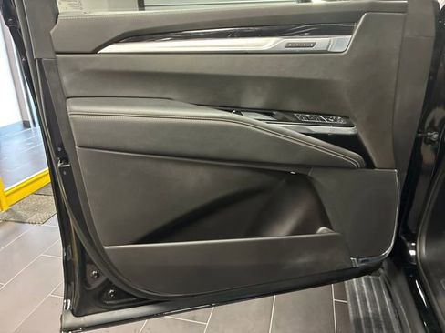 Used 2025 Cadillac Escalade Sport AWD/4WD image 10