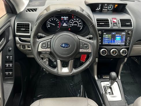 Used 2017 Subaru Forester 2.5i Limited AWD/4WD image 18