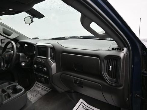 Used 2019 Chevrolet Silverado 1500 Custom w/ Custom Value Package AWD/4WD image 8