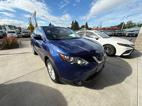 Used 2019 Nissan Rogue Sport S w/ Appearance Package FWD image 3
