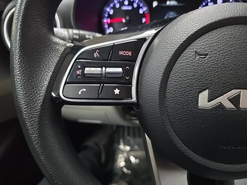 Used 2023 Kia Forte LXS w/ LXS Technology Package FWD image 19