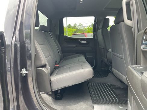 Used 2023 Chevrolet Silverado 1500 LT AWD/4WD image 33