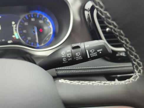 New 2026 Chrysler Pacifica Select image 24