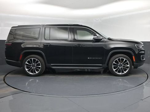Used 2022 Jeep Wagoneer Series II w/ Premium Group I AWD/4WD image 2