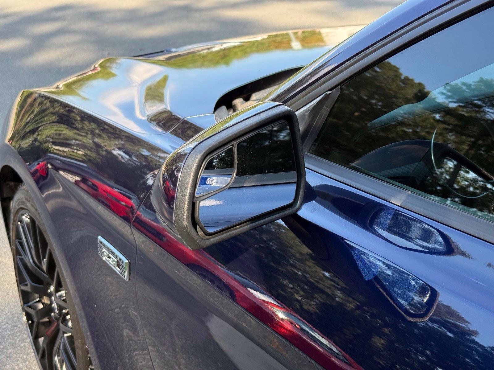 Used 2018 Ford Mustang Coupe RWD image 12