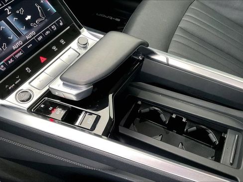 Used 2024 Audi Q8 e-tron Premium Plus w/ Premium Plus Package image 18