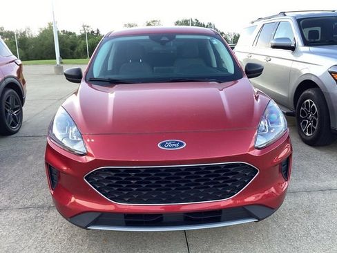 Used 2022 Ford Escape SE w/ Convenience Package FWD image 2