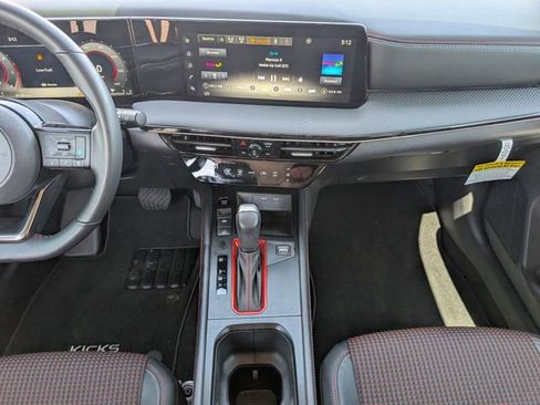 Used 2025 Nissan Kicks SR AWD/4WD image 7