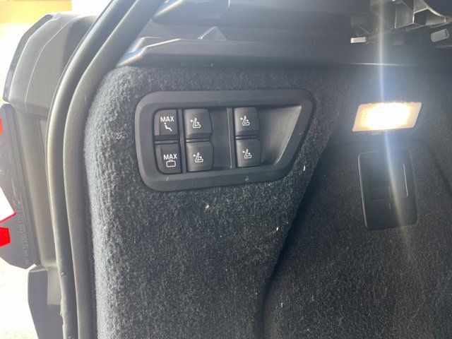 Used 2023 BMW X7 M60i AWD/4WD image 15