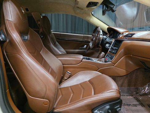 Used 2013 Maserati GranTurismo Sport image 2
