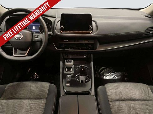 Used 2025 Nissan Rogue SV FWD image 21