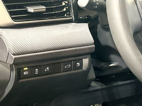 Used 2025 Toyota Camry SE w/ Convenience Package FWD image 8