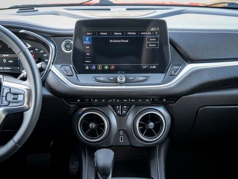 Used 2025 Chevrolet Blazer LT image 22