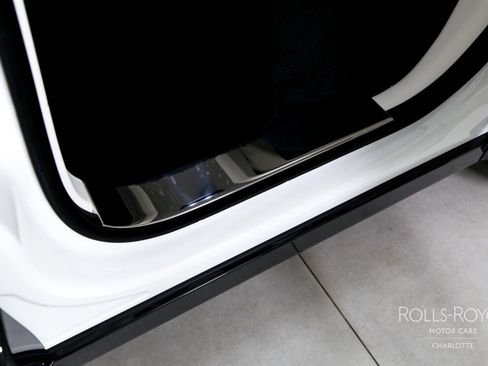 Used 2026 Rolls-Royce Cullinan image 25