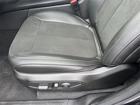 New 2025 Jeep Grand Cherokee Altitude image 12