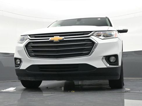 Used 2021 Chevrolet Traverse LT FWD image 32