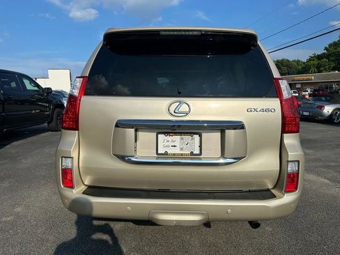 Used 2011 Lexus GX 460 image 4