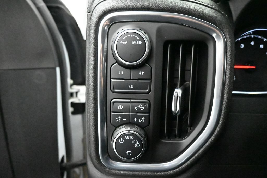 Used 2022 Chevrolet Silverado 3500 LT w/ Convenience Package AWD/4WD image 12