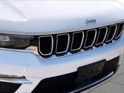 Used 2023 Jeep Grand Cherokee Limited AWD/4WD image 29