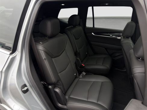 Used 2024 Cadillac XT6 Premium Luxury w/ Technology Package image 19