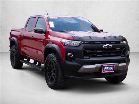 Used 2023 Chevrolet Colorado Trail Boss w/ Technology Package AWD/4WD image 6