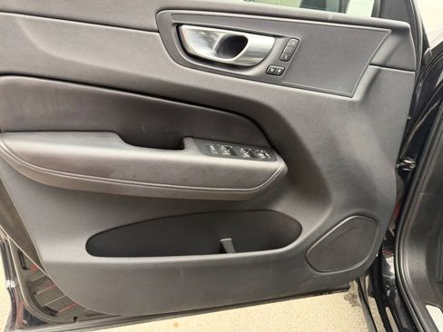 Used 2024 Volvo XC60 B5 Plus image 11