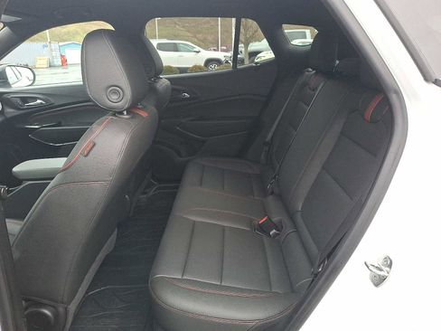 Used 2024 Chevrolet Trax RS image 10