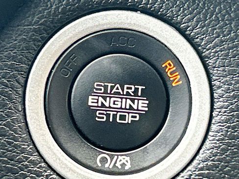 Used 2024 RAM 1500 Laramie AWD/4WD image 34