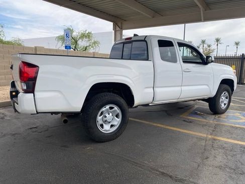 Used 2021 Toyota Tacoma SR RWD image 3
