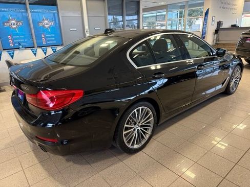 Used 2019 BMW 530i w/ Convenience Package RWD image 3