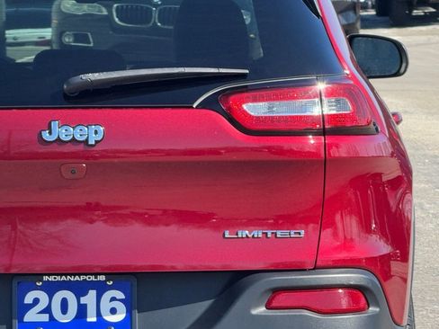 Used 2016 Jeep Cherokee Limited w/ Luxury Group image 5