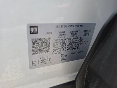Used 2025 Chevrolet Trax LT w/ Driver Confidence Package FWD image 37
