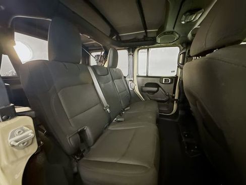 Used 2022 Jeep Wrangler Unlimited Sport image 25