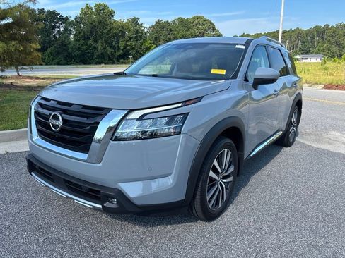 Used 2022 Nissan Pathfinder Platinum w/ Cargo Package AWD/4WD image 65