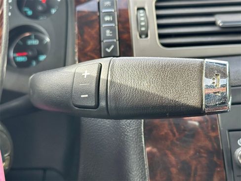 Used 2011 GMC Sierra 3500 Denali image 28