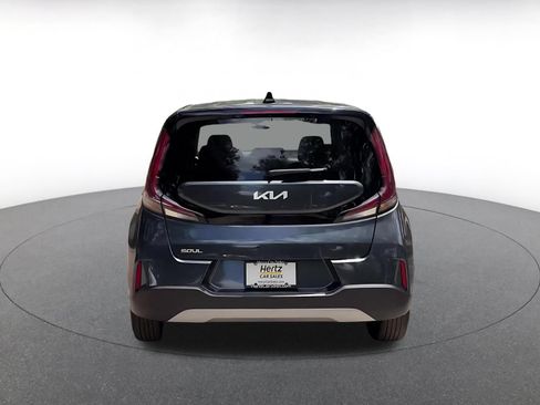 Used 2025 Kia Soul LX w/ LX Technology Package FWD image 12