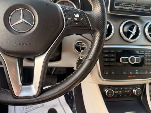 Used 2015 Mercedes-Benz GLA 250 4MATIC image 18