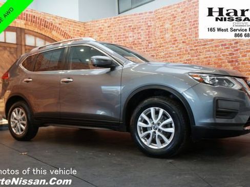 Used 2017 Nissan Rogue SV w/ SV Premium Package image 1