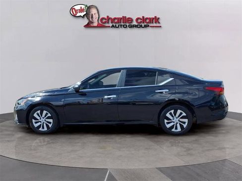 Certified 2025 Nissan Altima 2.5 S image 2
