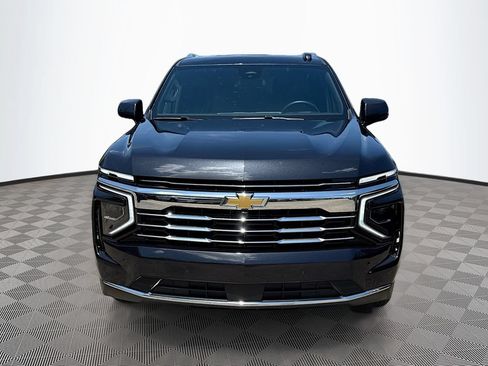 Used 2025 Chevrolet Tahoe LT RWD image 2