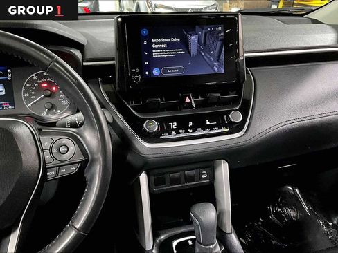 Used 2023 Toyota Corolla Cross LE w/ Moonroof Package image 7