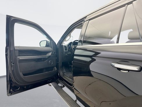 Used 2019 Ford Expedition Platinum image 9