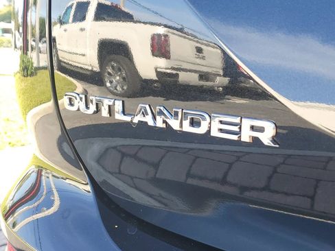 New 2026 Mitsubishi Outlander SE FWD image 8