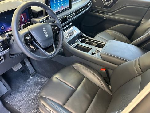 New 2025 Lincoln Aviator AWD w/ Equipment Group 101A image 9