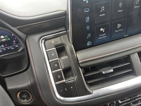 Used 2024 Chevrolet Suburban RST w/ Luxury Package AWD/4WD image 3