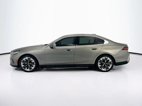 Used 2025 BMW 530i w/ Premium Package RWD image 2