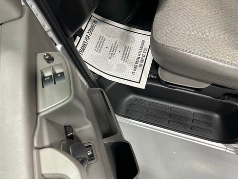 Used 2025 Chevrolet Express 3500 LT w/ LT Preferred Equipment Group image 9