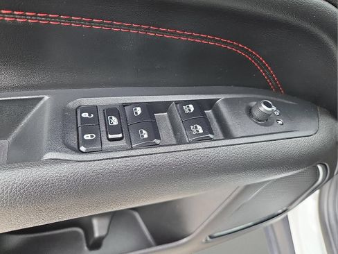 Used 2024 Jeep Compass Trailhawk AWD/4WD image 15