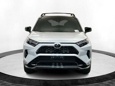 Used 2025 Toyota RAV4 XSE w/ Premium Package image 9