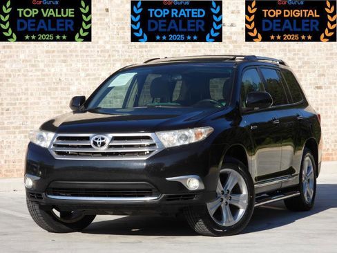 Used 2011 Toyota Highlander Limited w/ Tow Pkg FWD image 2